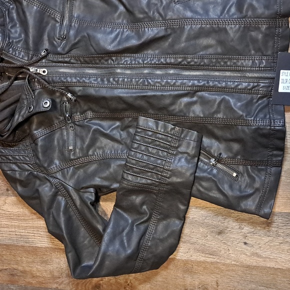 Love & Lock size medium COFFEE colored faux leather jacket - Picture 7 of 17